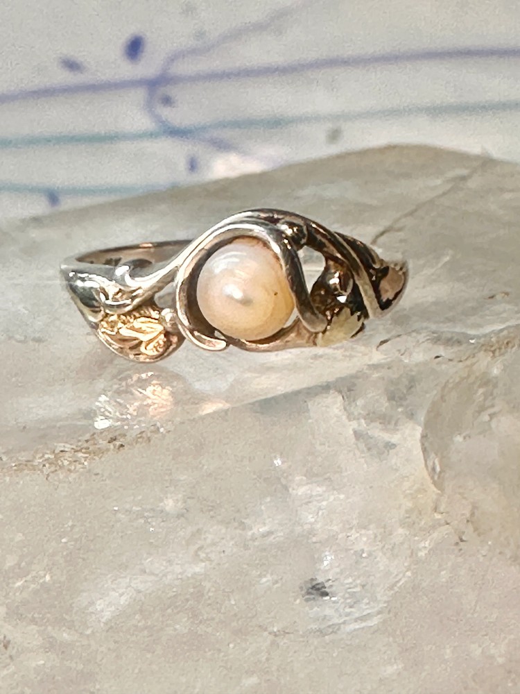 Black Hills Gold ring size 8 Pearl leaves band sterling silver women