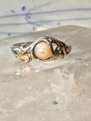 Black Hills Gold ring size 8 Pearl leaves band sterling silver women