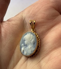 18k Gold Blue Agate Cameo Pendant Made In Italy