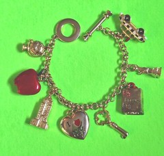 Vintage I LOVE NEW YORK Enameled CHARMS Gold Tone Toggle Clasp Chain Bracelet