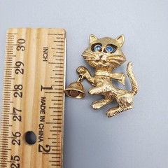Vintage Cat Pin Brooch Blue Rhinestone Eyes September Birthstone 1974