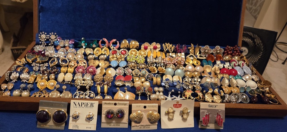 Vintage Mod Earrings Lot Of 117. 3lbs 15oz. 38 Signed Monet Hobé Avon Trifari…