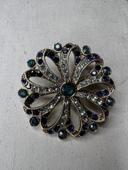 Unmarked VTG Liz Claiborne Brooch