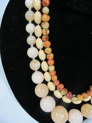 Vintage Lot Of 7 Beaded Necklaces with Assorted Sizes,grades, Colors & Clasps