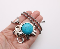 Vintage Silver Tone Metal Elephant Turquoise Howlite Popcorn Chain Necklace