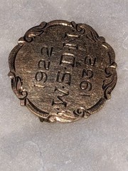 1922 W.S.D.N. 1932 Gold Pin Signed Hallmark HB Untested 1 inch diameter