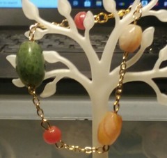 MaryBee Jewelry: 7 1/4″ Stone & Gold Tone Bracelet 01-01-2020 (A)