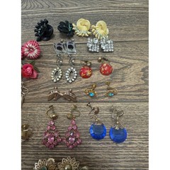 STUNNING! VTG Screw Back & Clip on Earring lot 15 Pair Classy!