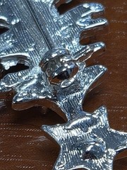 Vintage 90’s Silver Tone Aurora Borealis Rhinestone Christmas Tree Pin / Brooch