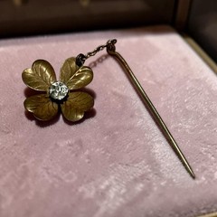 Antique Victorian Gold Tone Four Leaf Clover Stickpin Safety Chain Paste Stone