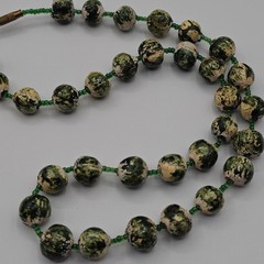 Vintage Green Marbled Painted Bead Necklace 21″ Lightweight Boho Barrel Clasp