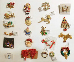21 pc CHRISTMAS JEWELRY LOT BROOCH EARRINGS RHINESTONE GERRY’S, LIA, JJ, AVON +