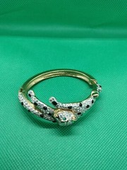 Vtg Two Tone Metal And Crystals, Gold Plated 6,5 Inner Circumference And An Oval