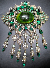 EISENBERG ORIGINAL Ultra RARE 5″ Green Rhinestone BAKELITE Vintage Pin Brooch
