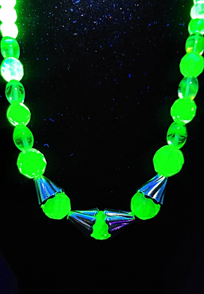 Uranium 18″ Czech faceted AB glass and lampwork bead graduated necklace! Dope!