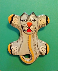 Handmade Wooden Whimsical Cat Brooch (169 – 2485)