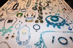 Costume Jewelry Mixed lots – ALL WEARABLE – 1/2 Pound Branded/Unbranded
