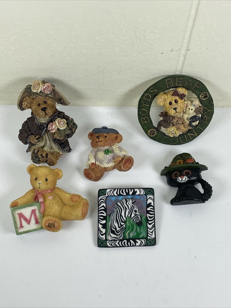 Lot of Brooches/Pins Resin Metal Vintage Assorted Shapes & Colors Bears Cat Zebr
