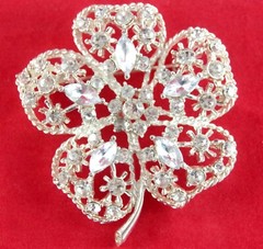 2.5″ VTG REFRACTIVE CLEAR GLASS RHINESTONE & SILVER TONE DAISY FLOWER BROOCH PIN