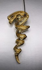 Tona Shell Brooch, Gold Tone, 2 3/4”, Signed W Pearl Looks Real Can’t Garant￼e