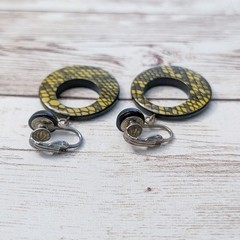 Vintage Clip On Earrings 1 & 5/8″ Very Large Stunning Scale Pattern Dangle Drop