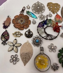 Lot Vtg & Modern Flower Leaf Pendants Findings Jewelry Craft Art Repurpose 1