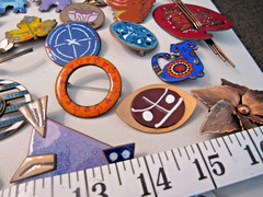 LOT OF 68 VINTAGE ENAMEL COPPER BROOCHES PINS WITH MATISSE RENIOR & TY