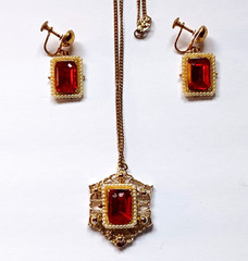 Vintage Red Rhinestone & Faux Pearl Necklace & Screw Back Earrings