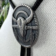 Stunning Vintage Silver Tone Buffalo Skull Western Bolo Tie
