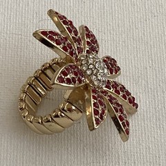 Vintage Red Rhinestone Flower Ring Gold Tone Stretchable 8