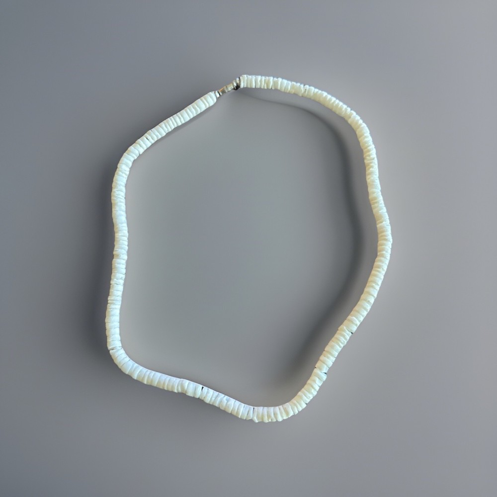 Vintage Y2k Hawaiian Authentic Puka Shell Necklace 16″ Beachy Coastal Nautical