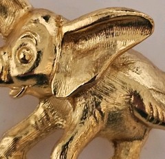 VTG Mode ART Gold-Tone Happy Elephant Brooch 1.5″ X 1.25″ Whimsical Trunk Up
