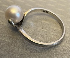 Vintage Sterling Silver Pearl Solitaire Ring Sculpted Claw Setting sz 6.25