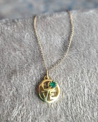 LOVE Pendant Necklace Green Stone Gold Tone Fine Chain 12″ Retro Vintage 1970’s