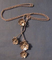 VINTAGE STERLING SILVER ASYMMETRICAL 3D FLOWER FLORAL DANGLE NECKLACE 18” CHAIN