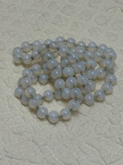 VINTAGE OPALITE OR OPALINE OPALESCENT GLASS BEAD NECKLACE HAND KNOTTED 26”