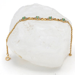 Tiny delicate Gold tone chain links 6 3/4″ Bracelet w/4 round Peridot stones