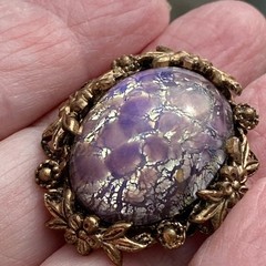 BLUE PURPLE IRRDESCENT SAPHIRET COLOR CABOCHON FOILED ART GLASS METAL PINCHBECK