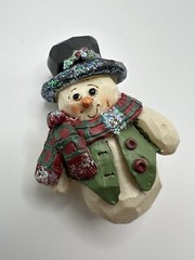 Vintage Artisan Handmade Snowman Brooch Size: 6.3 x 4.5 cm BB2
