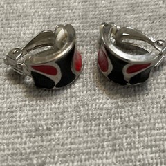 Vintage Estate Earrings Red Black Enamel Half Hoop Cuff Clip On Silver Tone 80s