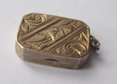 Antique Art Deco Goldtone Rectangle Locket Ivy Leaves & Scrolls Pendant Necklace