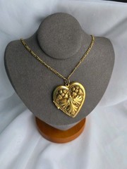 Vintage Repousse Heart Locket Large Pendant on 20″ Chain Gold Plated