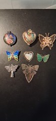 Vintage 7 PIECES Butterfly Lot. Signed Monet and Unsigned PIECES GOLD-TONE METAL