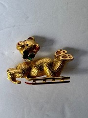 Vero Christmas Bear Brooch Gold Tone Enamel Sled Holiday Pin 1.75