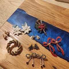 Vtg Jewelry Christmas Holiday Earrings Hollycraft Brooch Variety Bundle Of 8