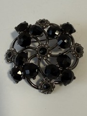 Vtg Jet Black Faceted Glass Rhinestone Flower Swirl Gunmetal Brooch Pin Art Deco
