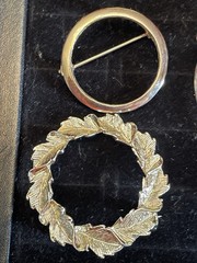 Vintage Jewelry Lot 9 Pc Bead Bracelet Key Frog Circle Pins Brooch Waltham Watch