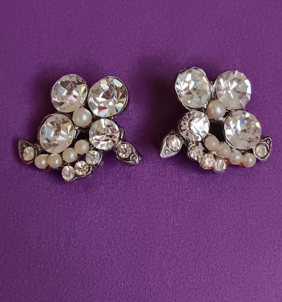 VINTAGE PAIR RHINESTONE PEARL PINS