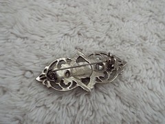 Silvertone Rhinestone White Bead Pin (H17)