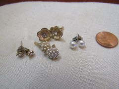 vintage gold toned fake pearl earring lot of 4